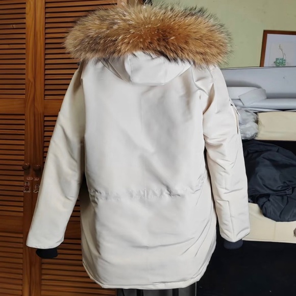 Women's (Unisex!) Canada Goose Ivory Parka with Real Fur Trim Hood - Picture 2 of 3